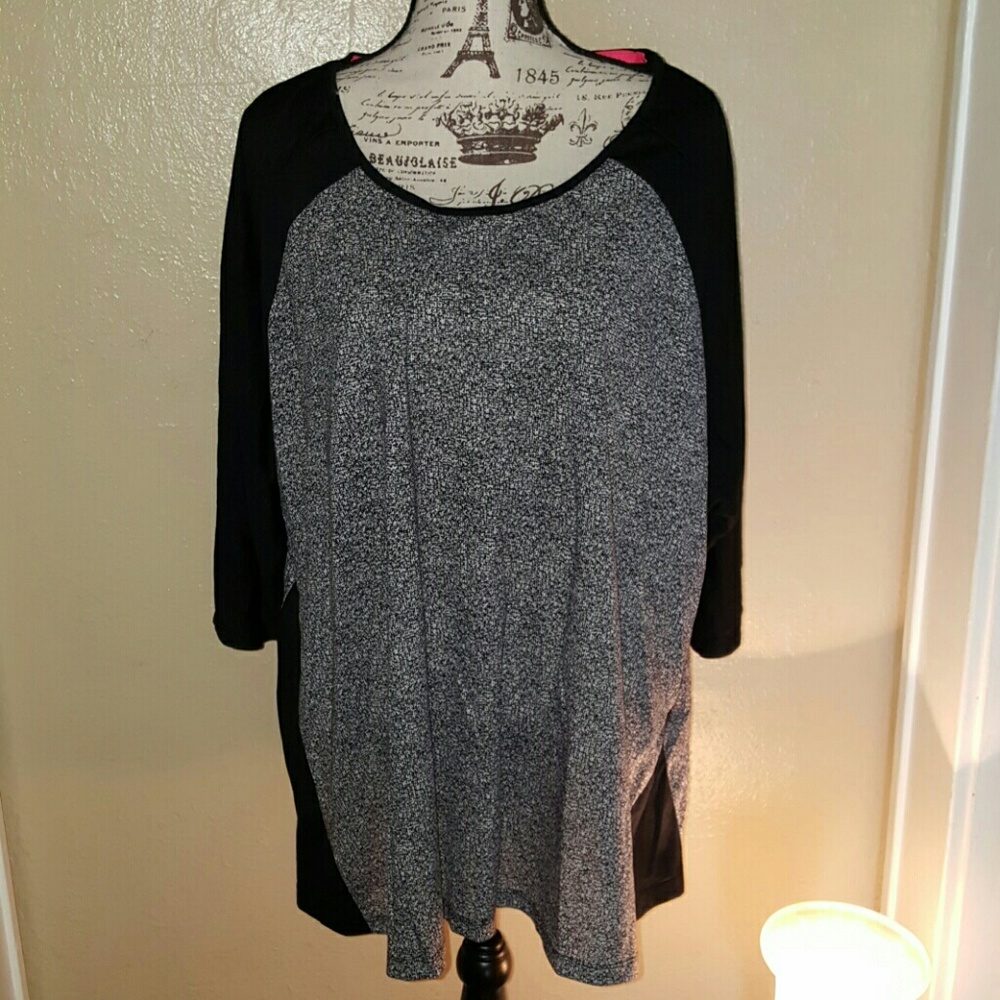 3x Catherine's top. Grey & Black slit in back.